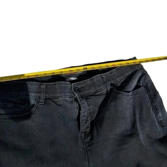 Torrid Bombshell Skinny Premium Stretch Womens Jeans in Black 22R - Picture 5 of 10